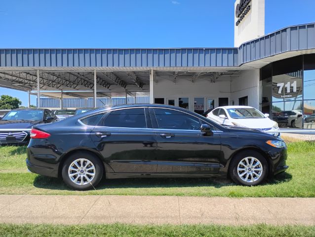 2017 Ford Fusion S