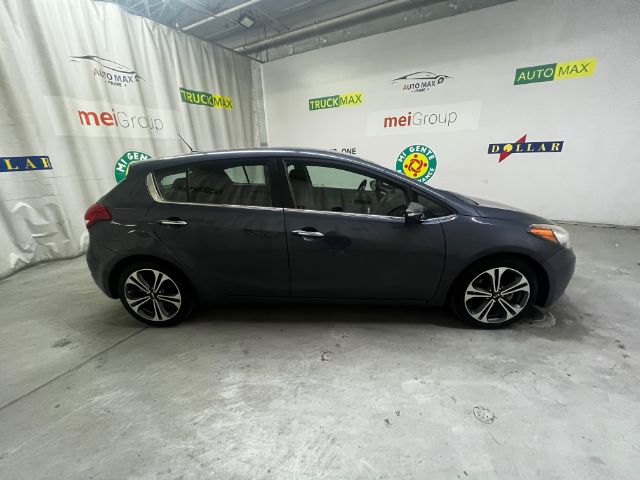 2016 Kia Forte 5-Door EX