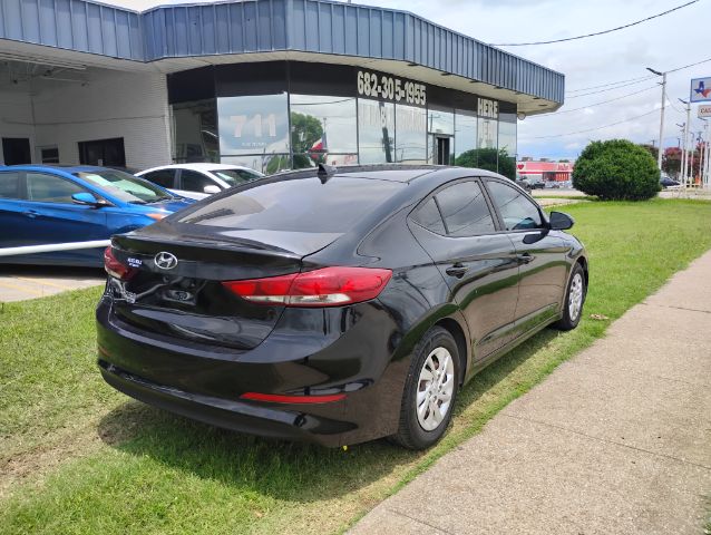 2017 Hyundai Elantra SE 6AT