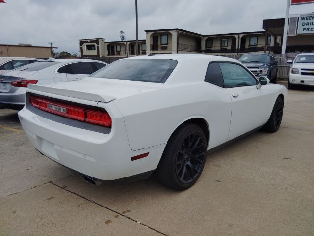 2014 Dodge Challenger SXT Plus