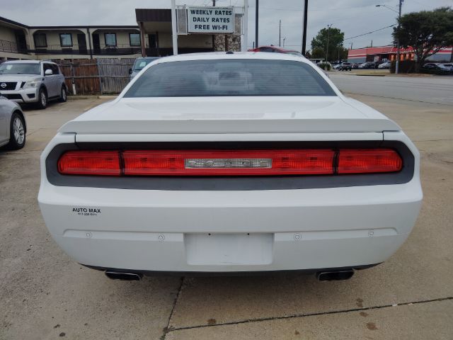 2014 Dodge Challenger SXT Plus