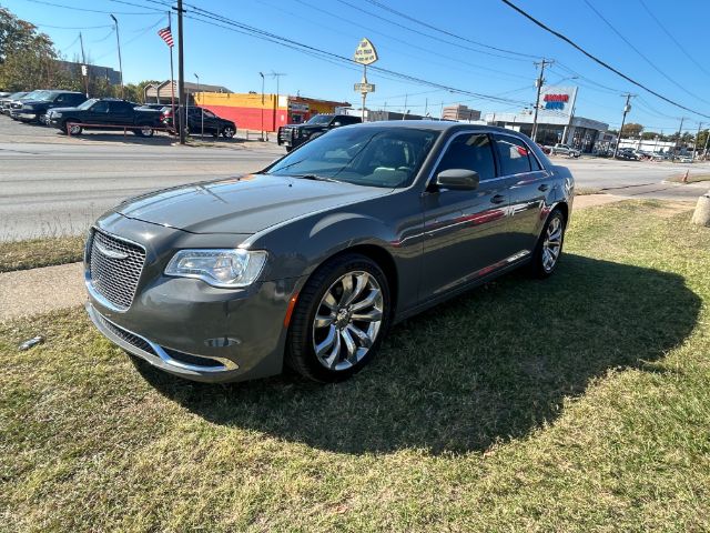 2017 Chrysler 300 Limited