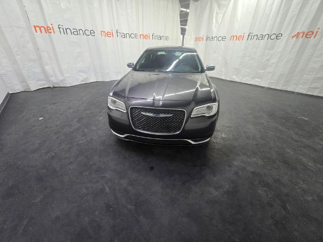 2018 Chrysler 300 Touring