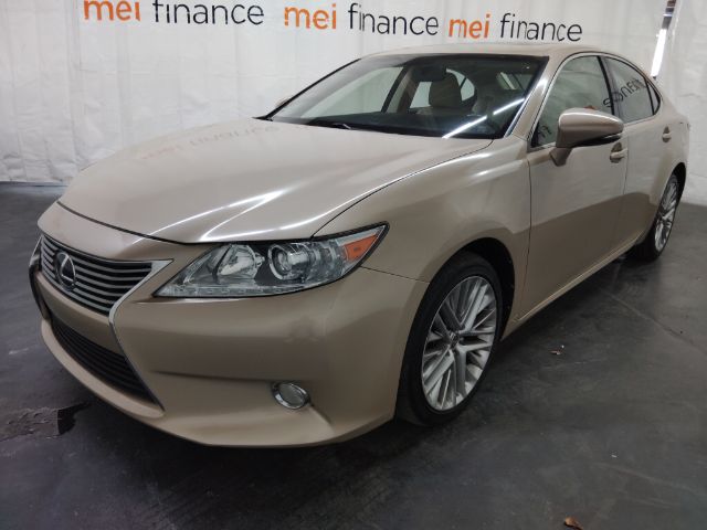 2013 Lexus ES 350's photo